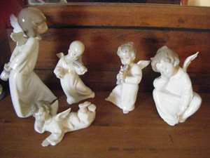 pretty statuettes
